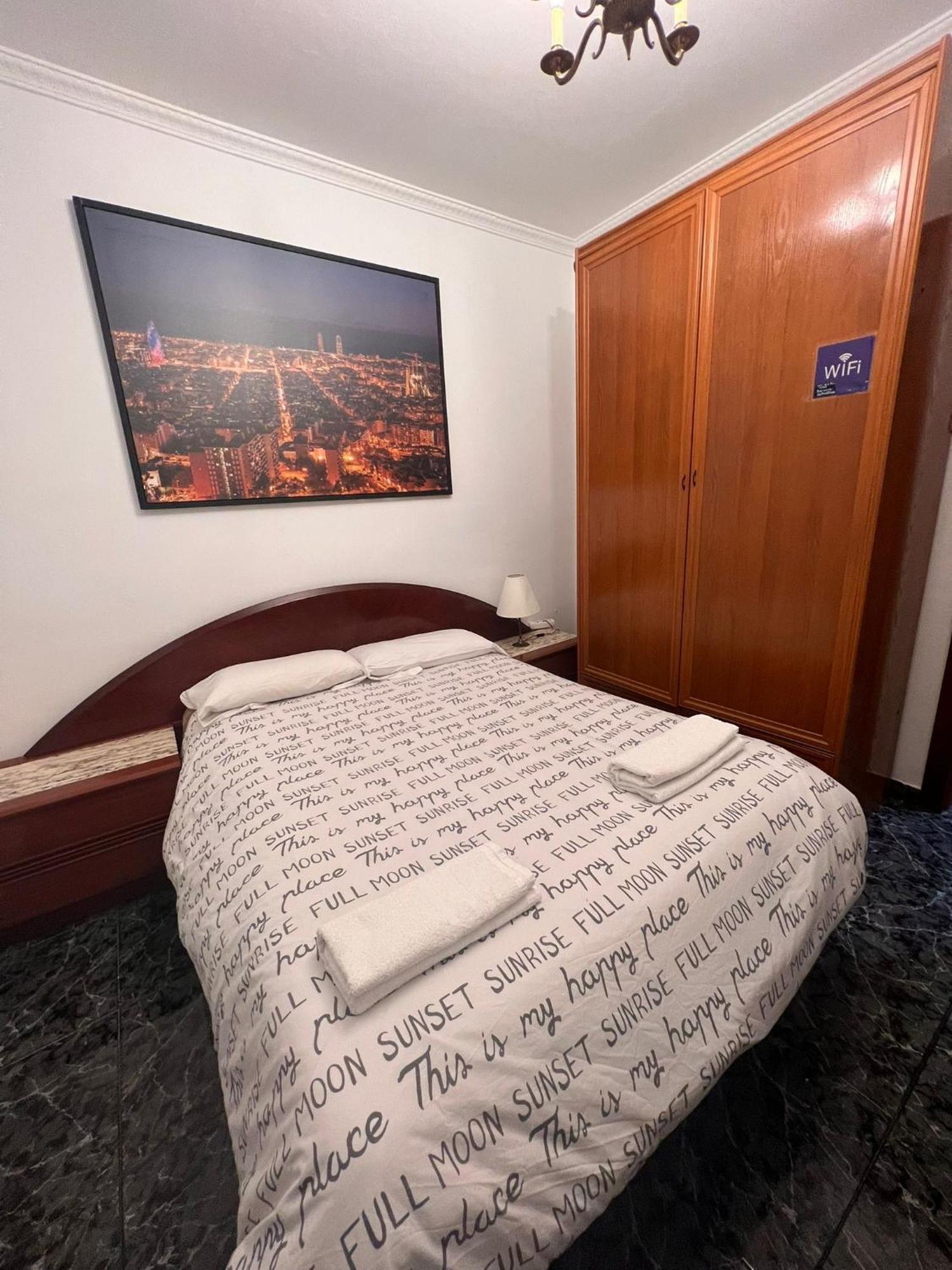 Room Familiar Sants Barcelona Exterior foto